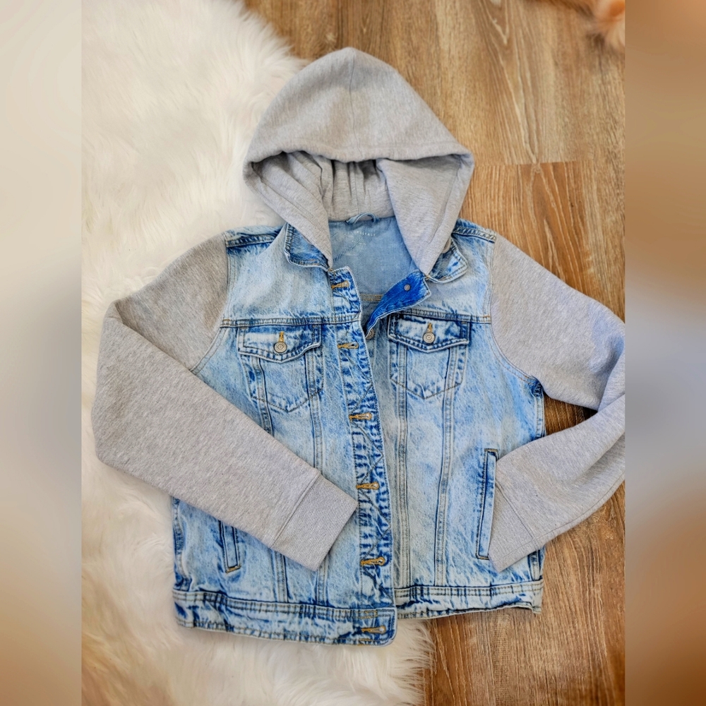 Aeropostale jean jacket with hoodie, large